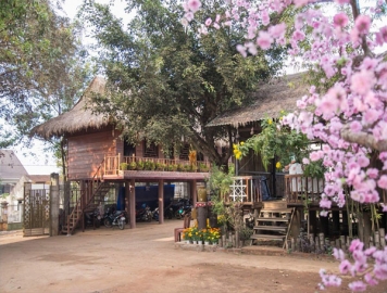 Cơm Lam Gà Nướng Bazan