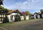 Trắng's house